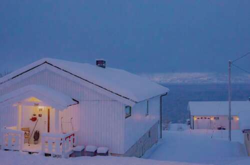 79，“春天总是花，夏一峰，秋悦，冬天应该雪。4，嘉兴，你可以和别人在一起”