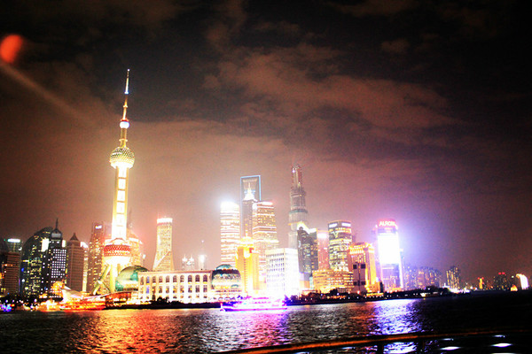 30，我希望醒来可以是一个撒上的人，忘记古老的不安，有新的幸福。晚安。