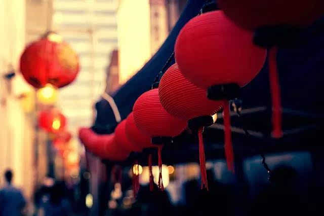 新年前夜，朋友圈，1