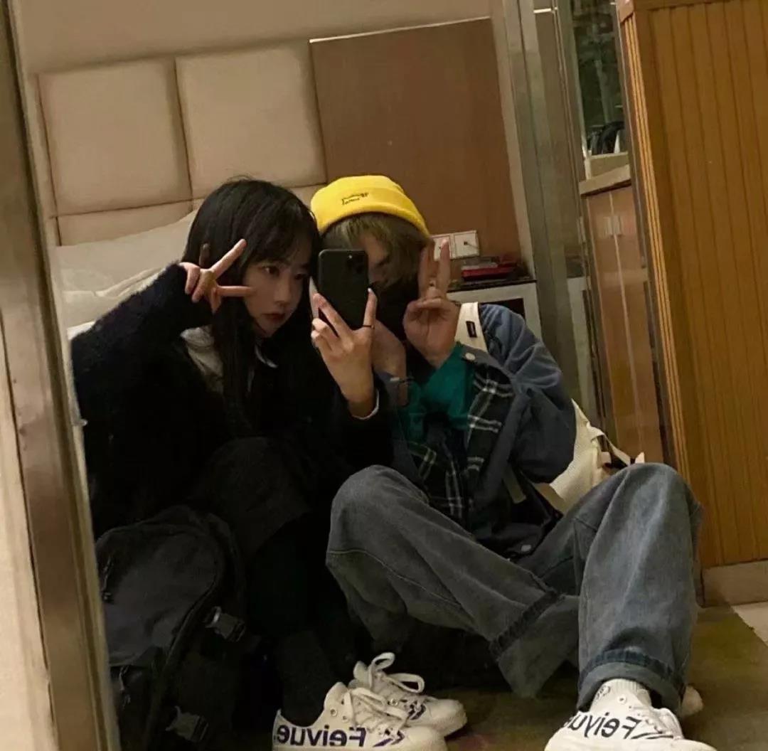 16.你看看我说的是我永远爱你，永远是什么是概念，也许是片刻，或者可能是片刻。所以我决定永远爱你，因为总是太多的不确定性，我想每一分钟都每一分钟爱你，直到我的爱是埃塞卢斯，不再爱上你的别人。 。