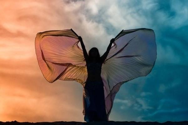 40，妈妈说没有人为他哭泣，唯一值得为他哭泣的人，永远不会让你为他哭泣。