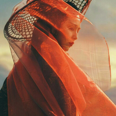 15.守格不代表永久分离，只是追求的起点。在日落落下的地方，我们挥手，然后他会回来;在冉冉升起的太阳的扁平线上，我们会再次惊讶！