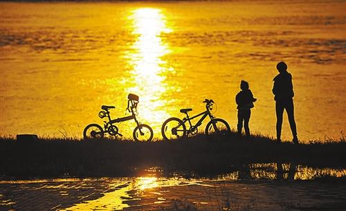 15，周末，没有天地，生命转移的位置，睡觉黑暗，看看甜蜜的韩国戏剧，揉揉揉惫惫，“”