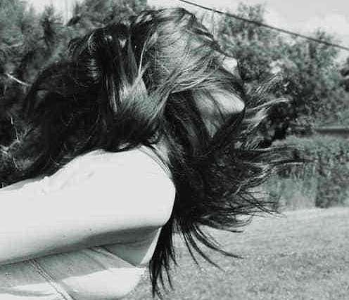 我受到了情人的伤害，并说