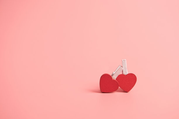 15.我以为我看到了一个阳光，它越来越贵，直到我期待着大海，我从未见过阳光。