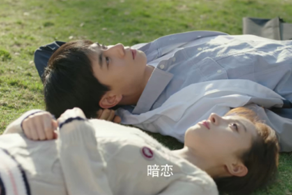 43，我没有删除它，我只是加密了;我没有失去它，我把它们放进大盒子里;而你，我没有忘记，我把你整理你，把它放入这些情歌中。