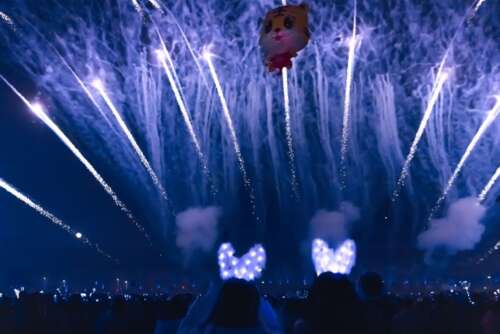 45，人们不怕在夜间散步，怕心里没有太阳。 2020年，再见; 2021，你好！