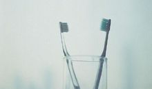 过节发问候短信不如发红包