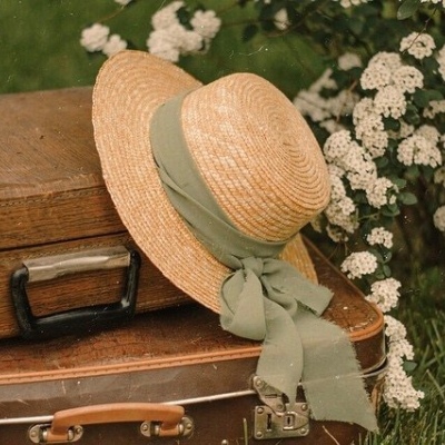 15.兄弟不一定是朋友，但朋友们常常兄弟。