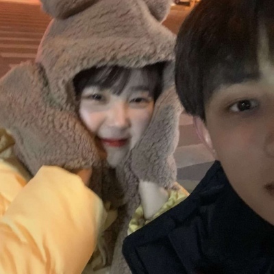 夫妇，甜蜜和新年快乐的前夕