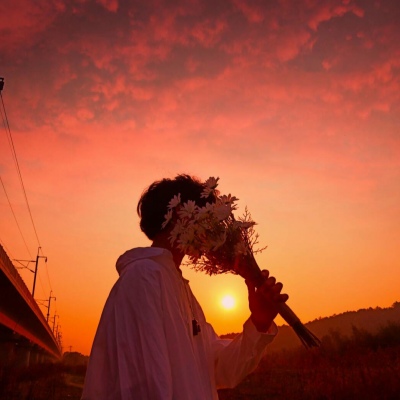 15，一个男人在漫长的旅程和一个小旅馆里了解他的同伴。 （罗知道马力，看到心里的人）