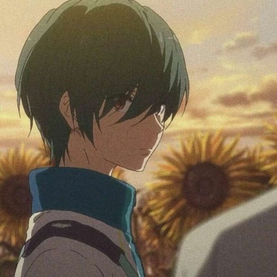 15.俗话说：“财富不是朋友，朋友是财富”！实际上，山很高，但它不如同学一样好;大海很深，但它不如学生之间的爱情一样好！感情就像一个殴打和美丽的票据，在我耳边徘徊，我不能长时间服用它。