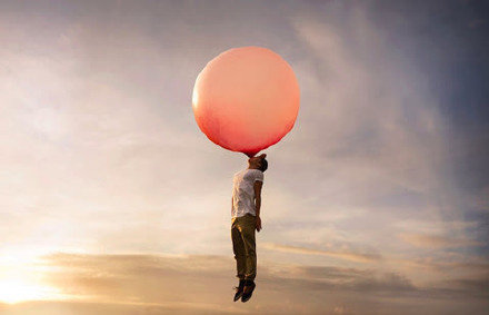 15.你的爱情，阳光一般温暖，春风一般隐藏，清泉一般是甜蜜的。你的爱比你父亲更严厉，比母爱更细腻，比朋友的爱更纯洁。你 - 老师的爱，最伟大的世界。祝老师新年快乐！