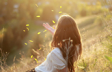 15，阳光，新山春熙花园;甘玉潮湿，陶李贝恩是红色的。祝你节日快乐！