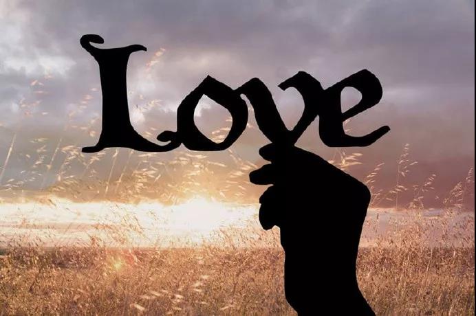 50,爱是两者的天才,但想法是一个男人的老人。