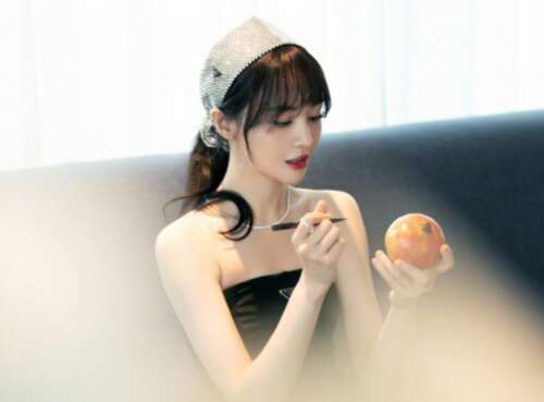 60，我曾经过于模糊，只对自己承诺。这是一个你让我的肉，了解情人也被爱了，最后我学会了爱自己。