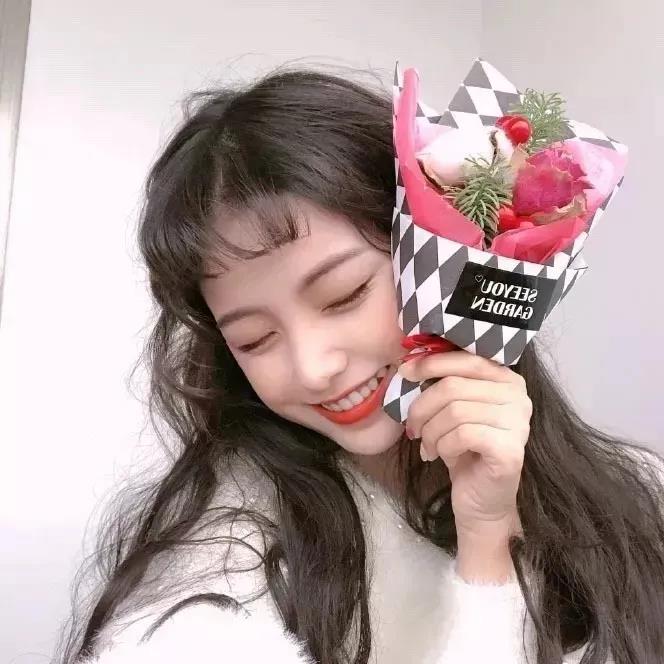 女孩的全部能量充满活力，比如1