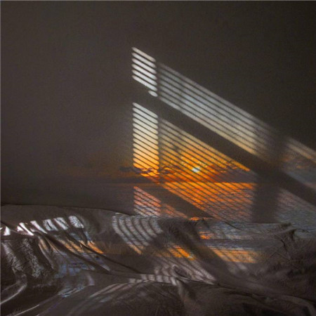 15，每个人都有一个未定义的地方，不要要求别人，不必责怪自己。晚安！