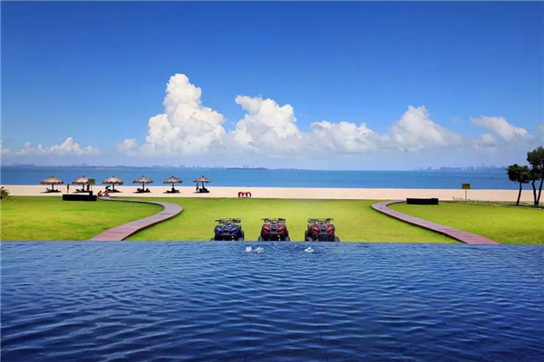 描述天气晴朗的审查1