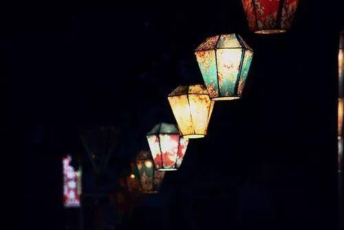 愉快的灯笼节谈论个性1