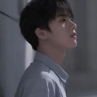 男孩的签名是高冷却的爆炸2022，我不禁赞美霸气签名