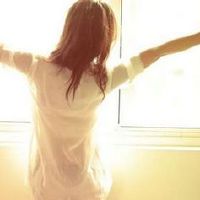 幸福句子加照片日常美容：有些人正在寻找幸福，有些人正在创造幸福