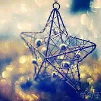 关于写作的句子：我一直在陪同，记住你的温暖。