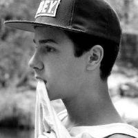 帅气自恋的男生网名(精选52个)