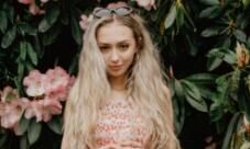 夸女朋友漂亮的长句子