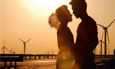 特别隐含深意的深夜情话，散发着含蓄而绵长的浪漫氛围