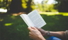 分手后发布的令人动容的朋友圈感情语录，略带悲伤的微妙分手文案