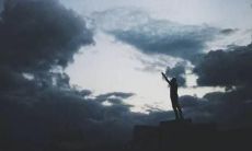 由于男人的某些行为或举止，引起了女人的极度失望，下面列举一些表达女人心情的短语