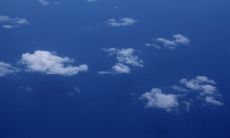 在秋天下雨天中给你送上深情祝福的问候短信