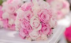 如何用句子让女朋友感到快乐和开心？