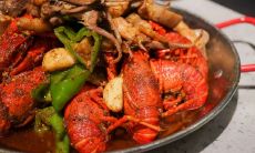 夏日狂欢必备！享受啤酒、小龙虾、与生动文案相伴的美妙时光！