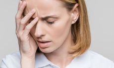 在人生旅途中遭遇的各种挑战，让人深陷情感迷雾中的复杂烦恼句子