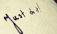 以宣传警句提升交通安全意识：用简单易懂的语言宣传道路安全知识，助力提升社会安全意识！