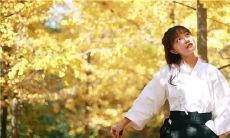 抖音最近非常受欢迎的恋爱秀，受到年轻人疯狂追捧，并引发了广泛的社交讨论和意见交流