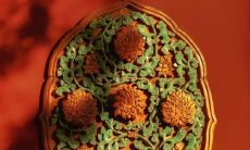 用含蓄及具体描述新年开心氛围的句子