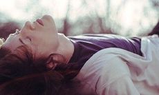 悲伤无比：用最深情的语言形容人内心深处的心碎和痛苦