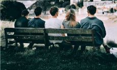 走过成长岁月的美丽回忆：探寻友情意义的唯美句子