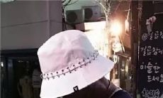 孤独的光棍节：深夜孤凉的男生用伤感句子表达内心的无助与沉郁