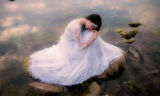 回忆故人、缅怀往事的心灵慰籍：表达思念逝去亲友的深情短语