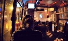 在工作中经历疲惫心情和挫折感的悲惨描述