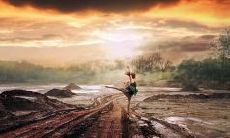 面对生活的遗憾和失望，我们只能依赖短暂的简短句子来概括复杂的情绪