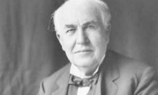 ——"天才即是1%的灵感加上99%的努力"：揭秘爱迪生深思熟虑的座右铭背后的创造力秘籍！