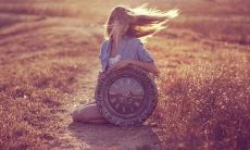 分享心情的好句子，让你的内心洋溢着伤痛和快乐