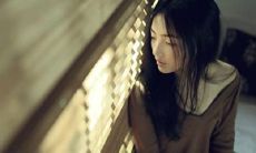 向心仪的人表白自己内心深处的痛苦和悲伤的句子，发送短信表达爱意