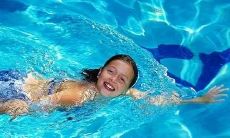 无忧无虑、欢乐畅享的戏水时光，使人毫无忧虑、尽情释放，心旷神怡，幸福难言！