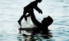 一些感人至深的亲情句子以表达对父亲深深的感激之情